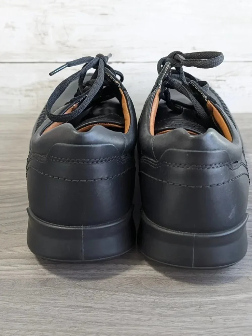 ECCO HOWELL Black Lace Walking Shoes